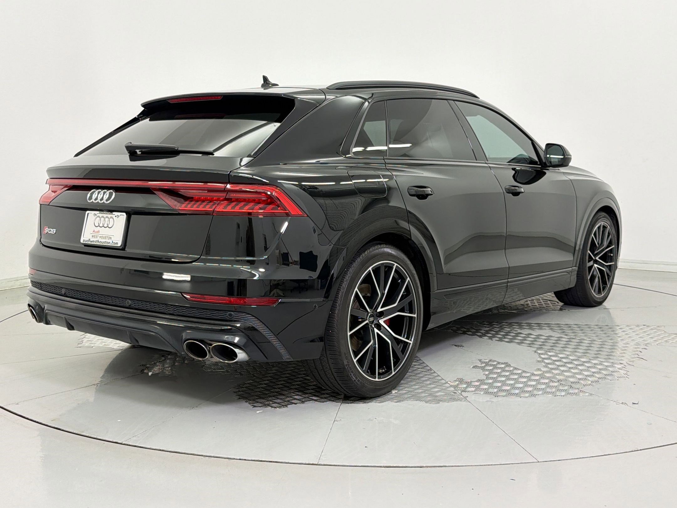 Used 2023 Audi SQ8 Prestige w/ Prestige Package AWD/4WD image 9