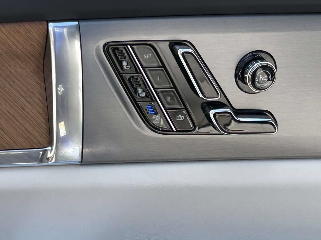 New 2027 Cadillac Vistiq Luxury AWD/4WD image 17