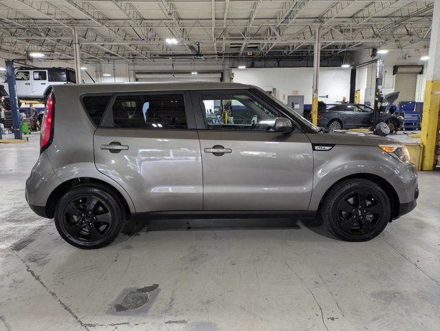 Used 2018 Kia Soul w/ Option Group 020 FWD image 2