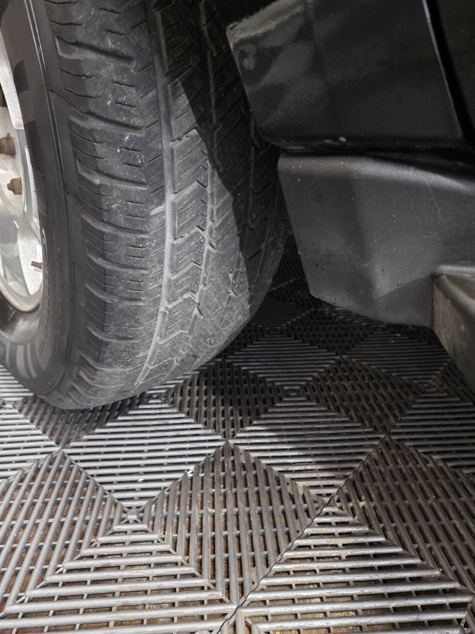 Used 2014 Chevrolet Suburban LT image 35