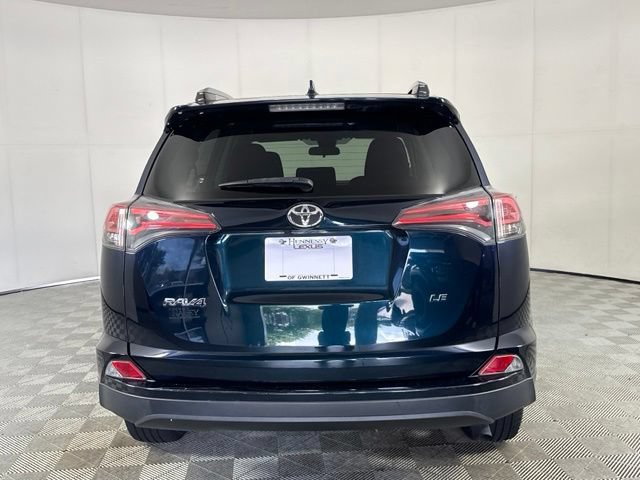 Used 2018 Toyota RAV4 LE FWD video 3