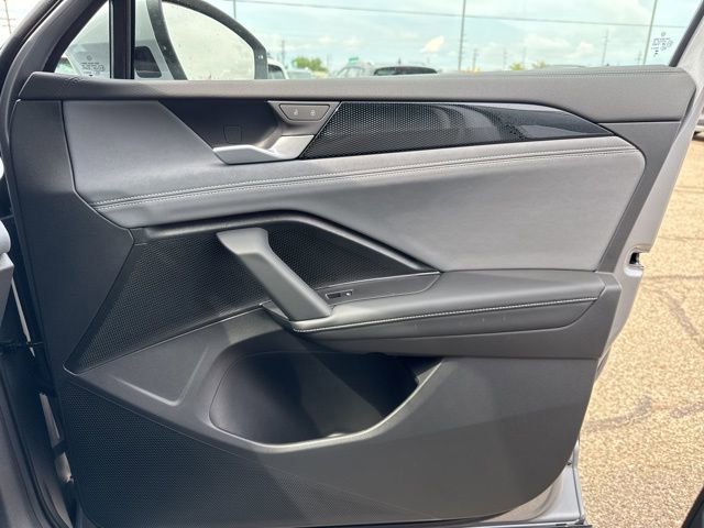 New 2025 Volkswagen Tiguan SE image 14