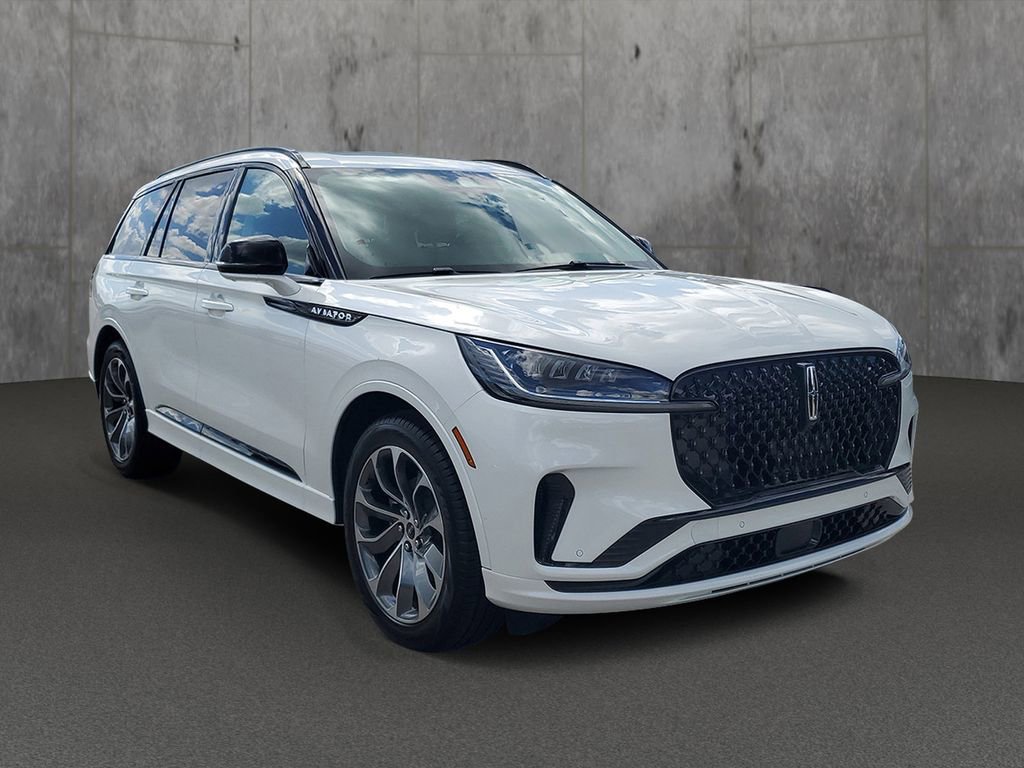 New 2026 Lincoln Aviator 2WD w/ Jet Appearance Package image 32
