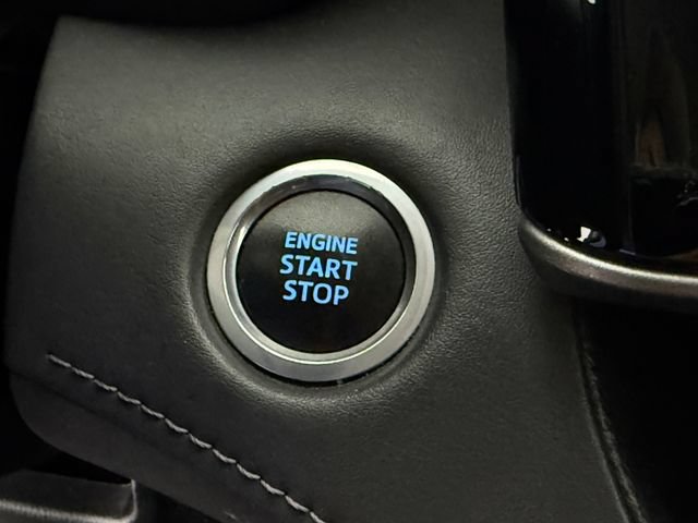 Used 2021 Toyota Highlander XLE FWD image 15
