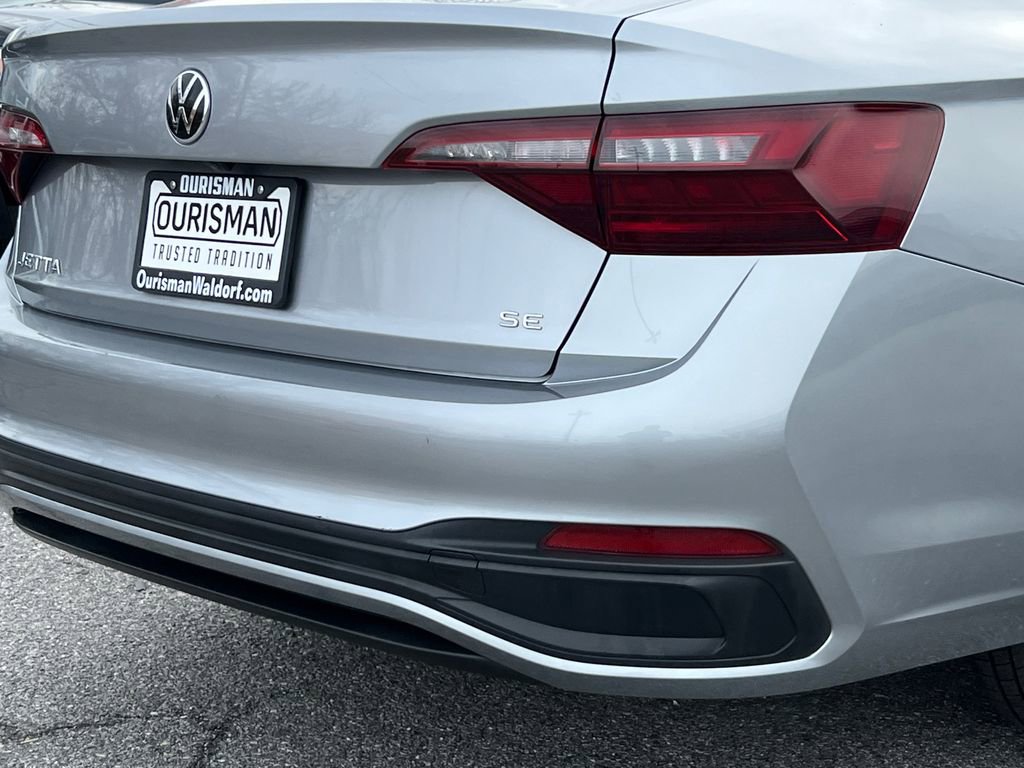 Certified 2024 Volkswagen Jetta SE image 6