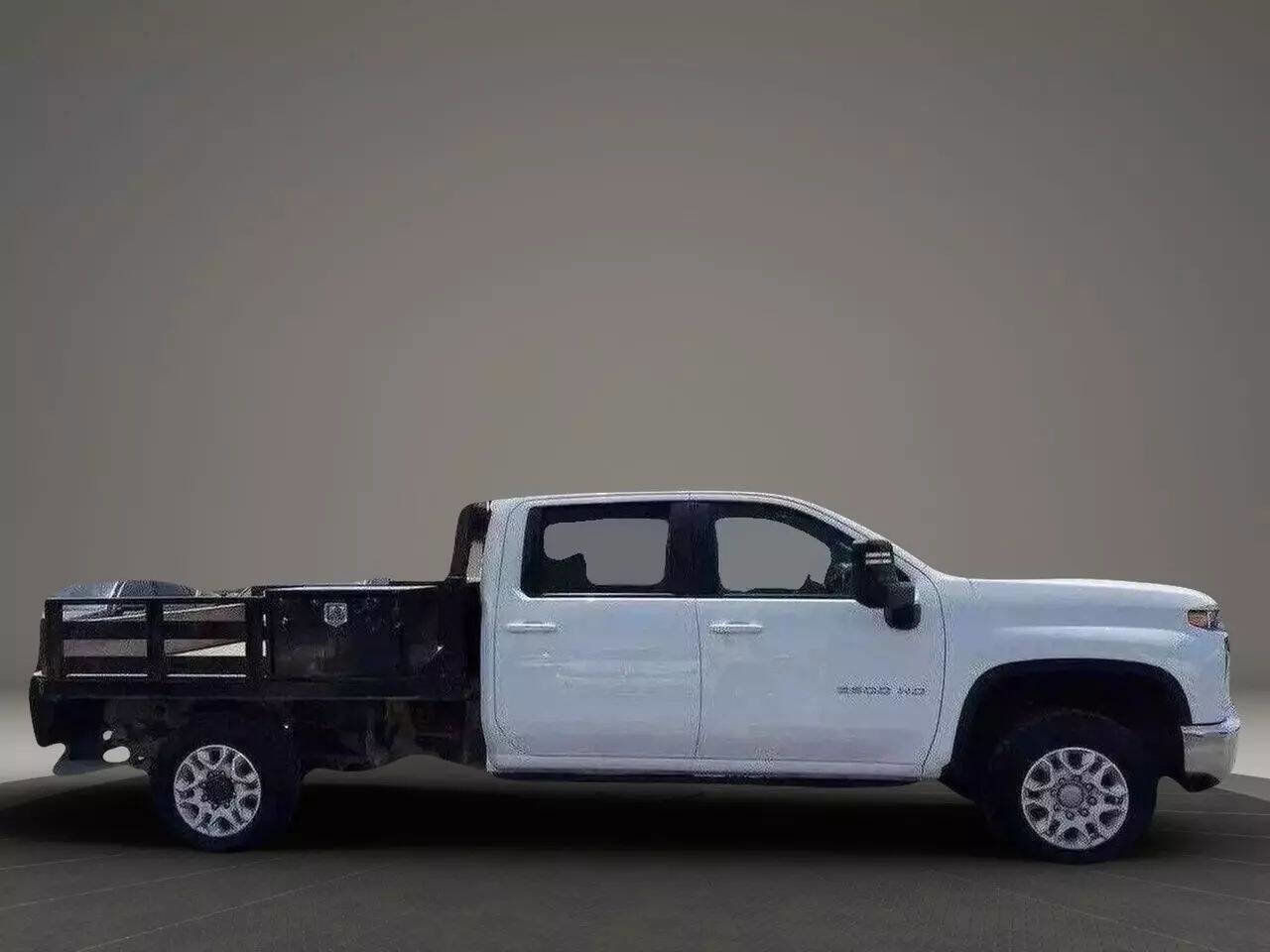 Used 2022 Chevrolet Silverado 2500 LT w/ Convenience Package image 11