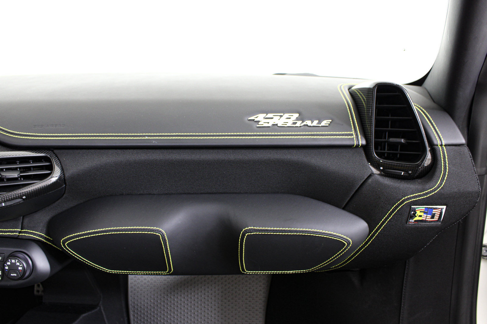 Used 2015 Ferrari 458 Speciale Coupe RWD image 41