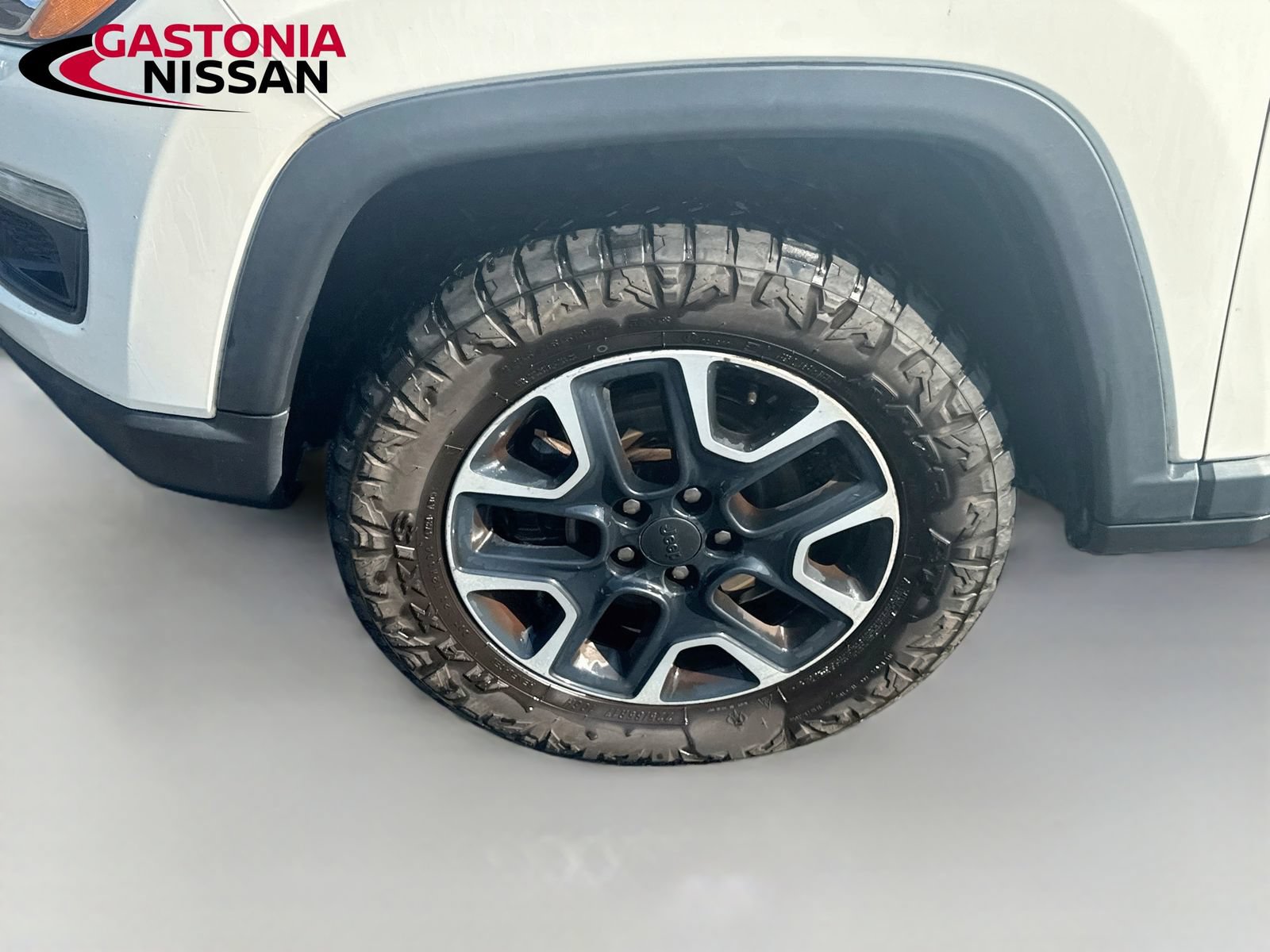 Used 2019 Jeep Compass Trailhawk w/ Cold Weather Group AWD/4WD image 32