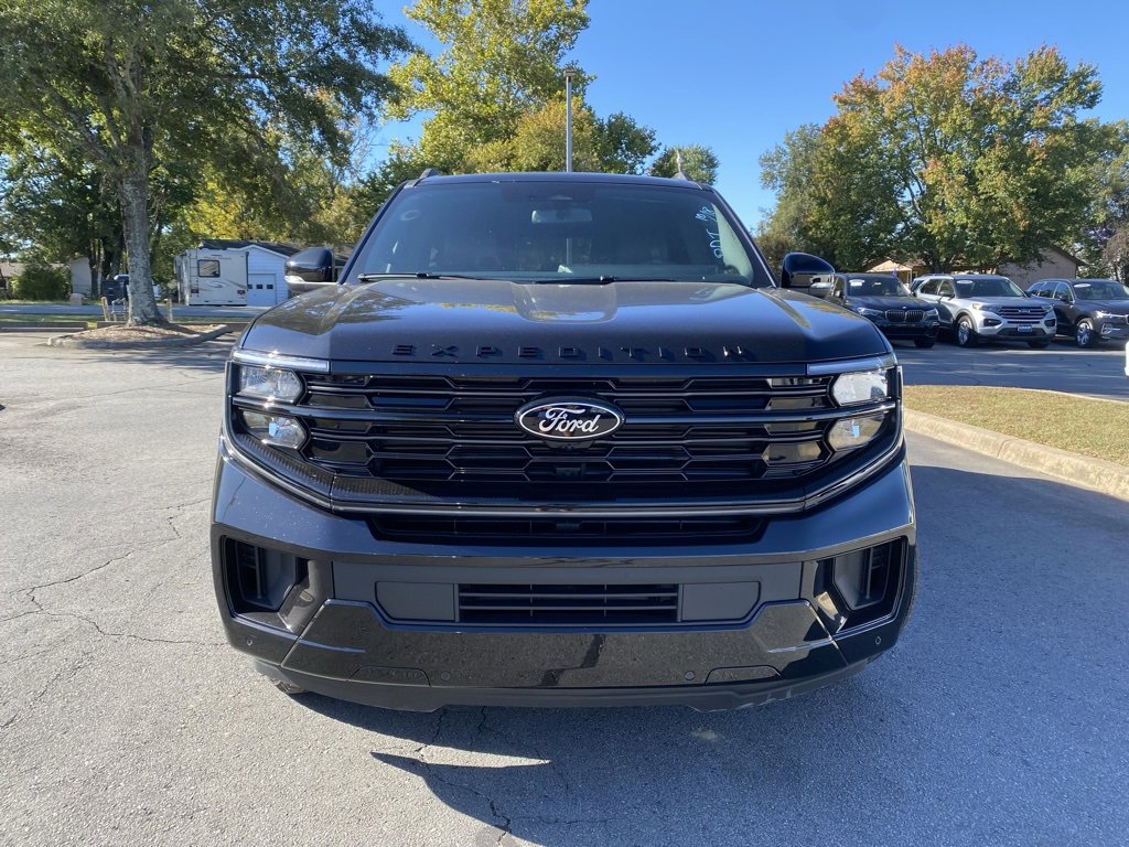 New 2025 Ford Expedition Platinum image 2