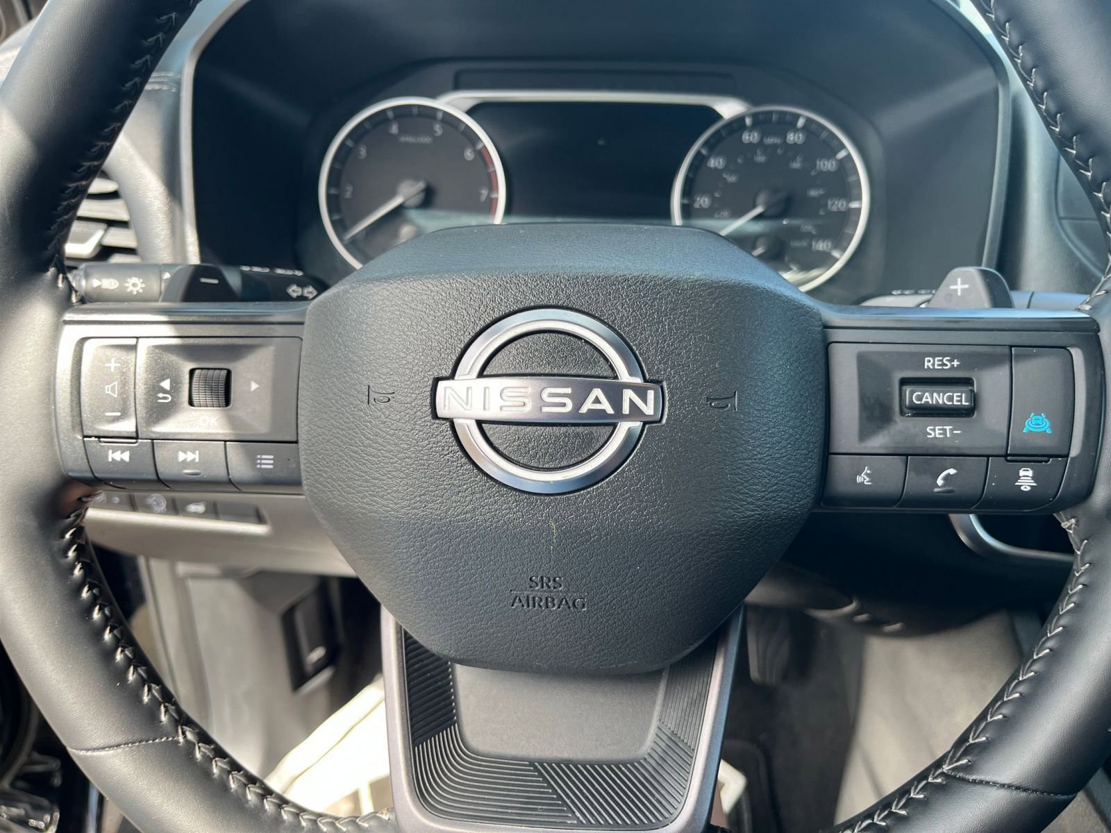 Used 2025 Nissan Rogue SV image 25