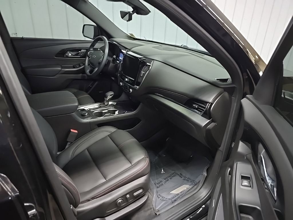 Used 2023 Chevrolet Traverse RS AWD/4WD image 15