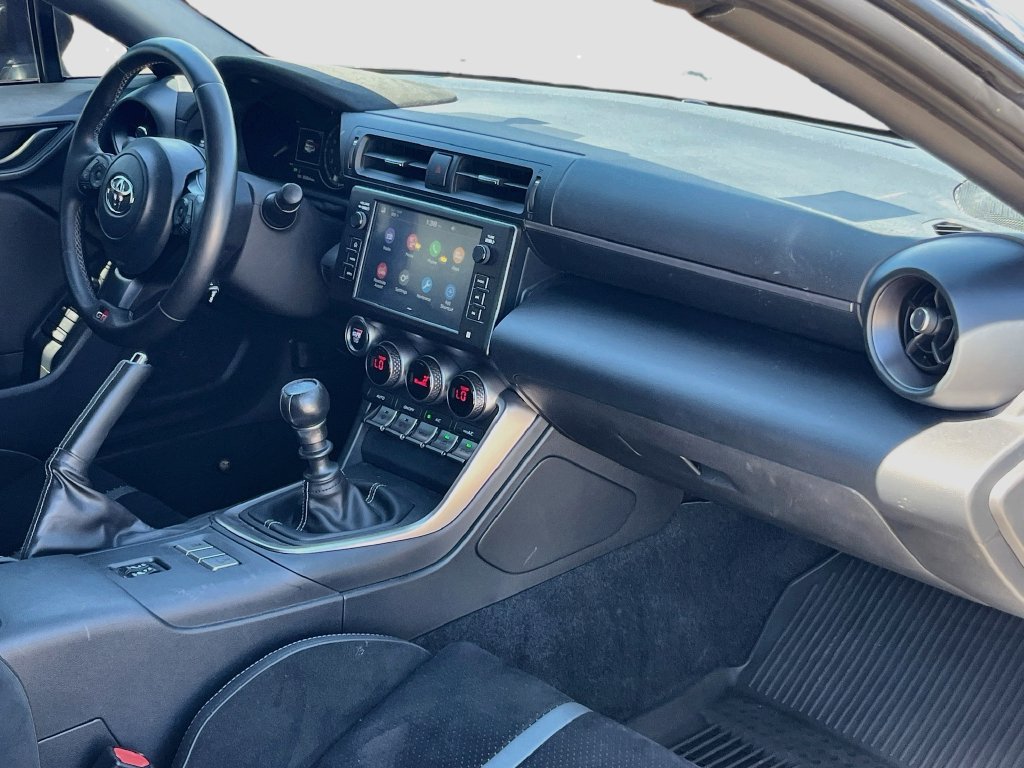 Used 2025 Toyota GR86 Premium w/ Performance Package RWD image 27