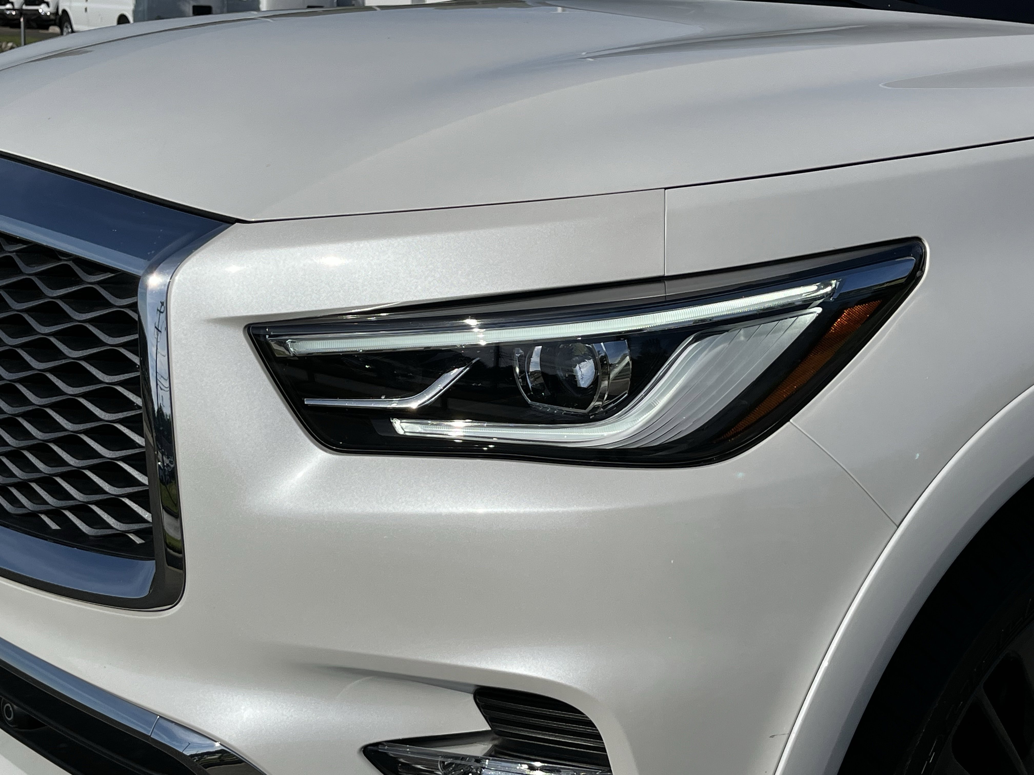 Used 2023 INFINITI QX80 Sensory w/ Cargo Package AWD/4WD image 12