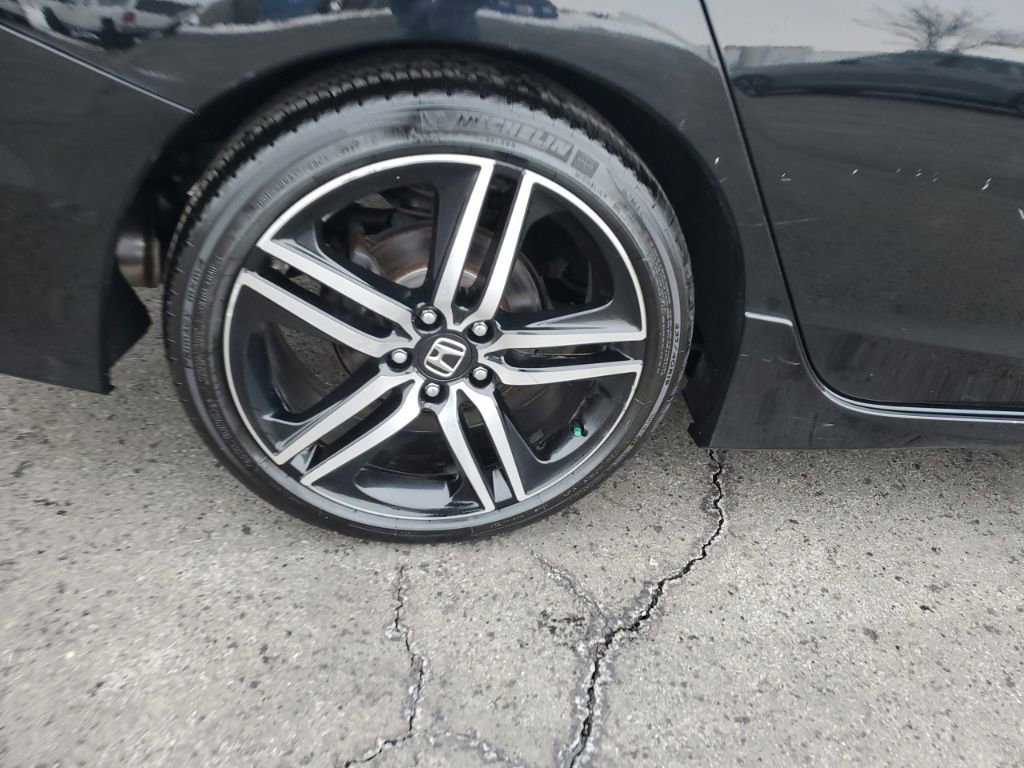 Used 2016 Honda Accord Touring image 8