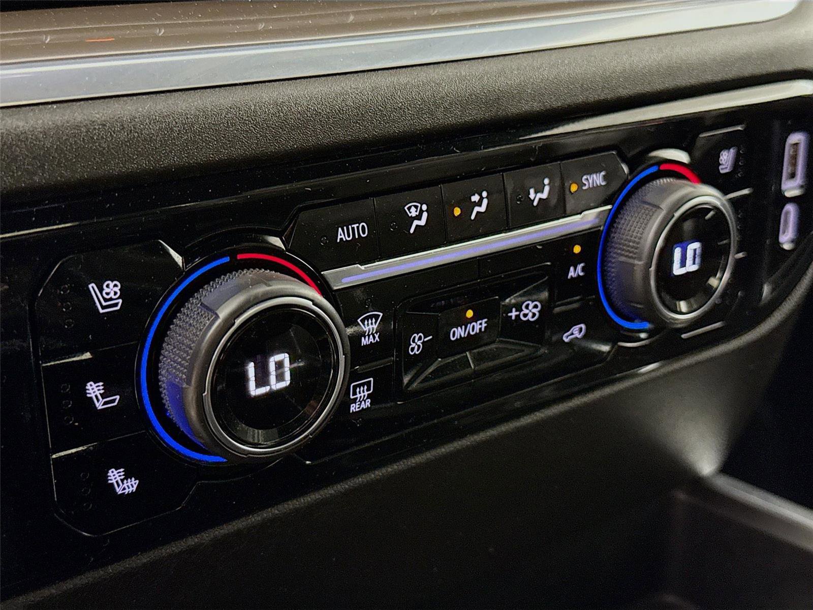 Used 2022 Chevrolet Silverado 1500 High Country w/ High Country Premium Package image 16