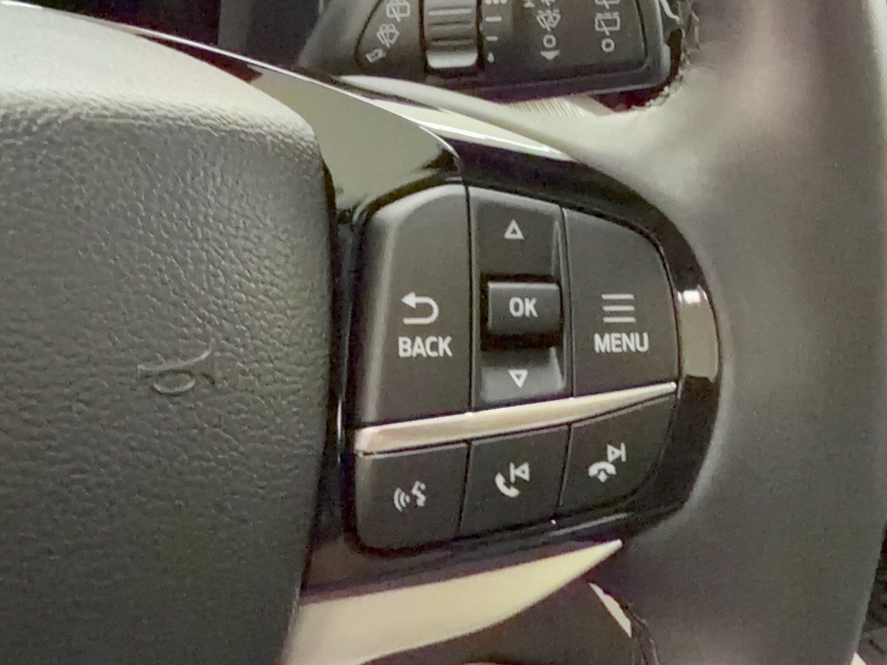 Used 2025 Ford Explorer Platinum w/ LUX Leather Package AWD/4WD image 19