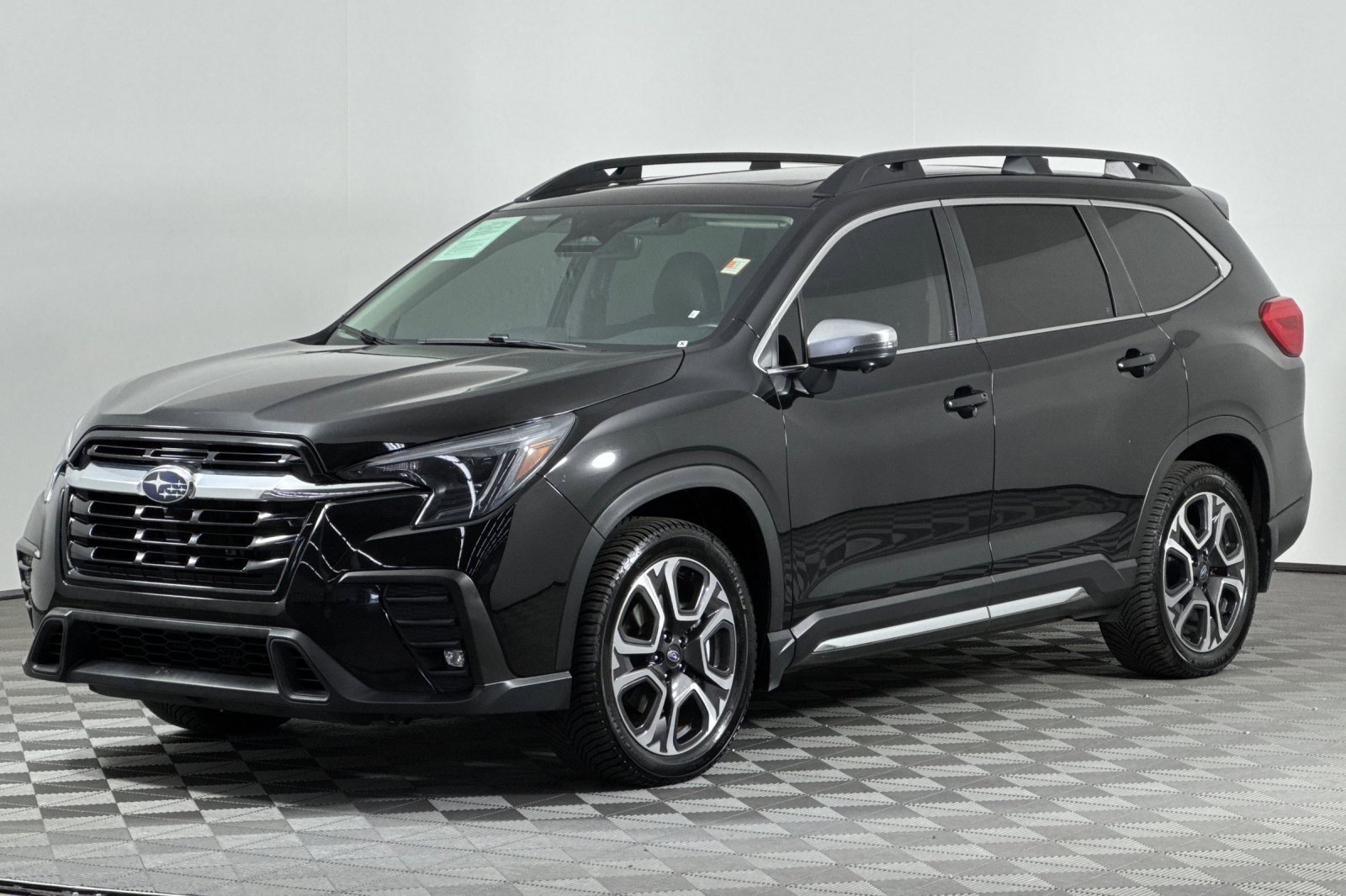 Used 2023 Subaru Ascent Limited w/ Technology Package image 8
