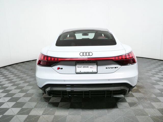 Used 2023 Audi RS e-tron GT w/ Carbon Performance Package AWD/4WD image 37