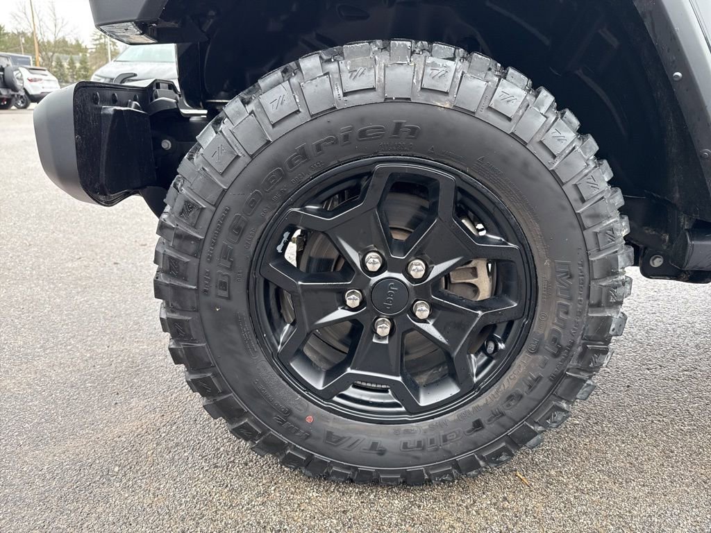 Certified 2023 Jeep Gladiator Willys image 9