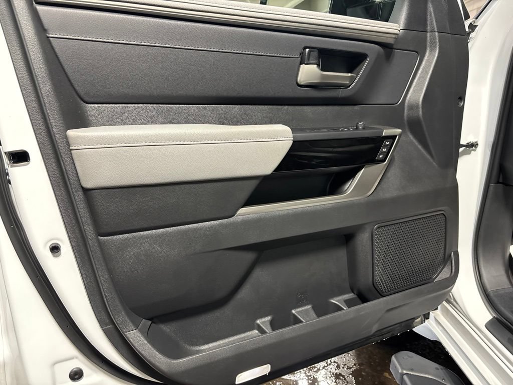 Used 2024 Toyota Tundra Limited AWD/4WD image 15