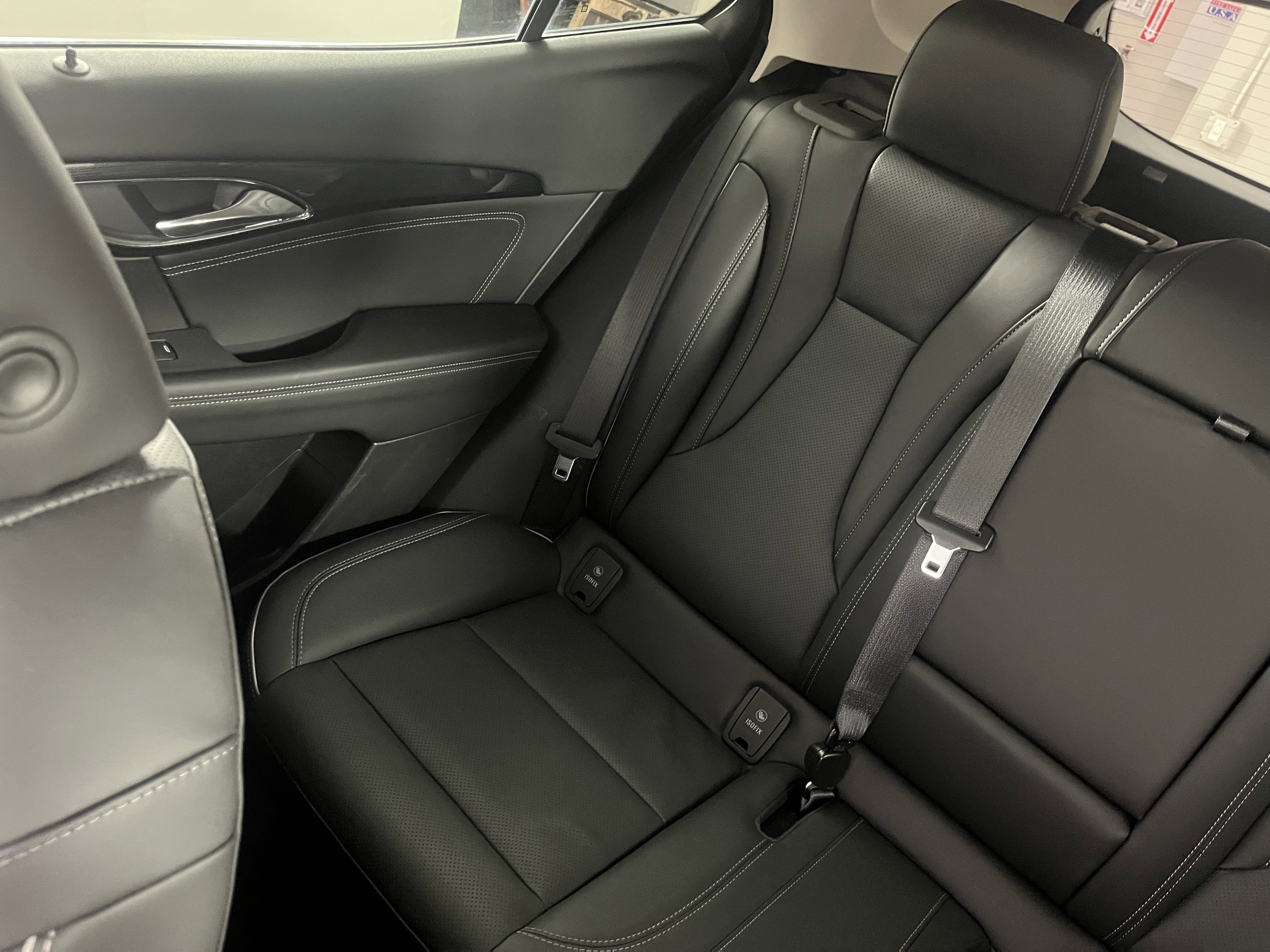 Used 2023 Buick Envision Essence image 21