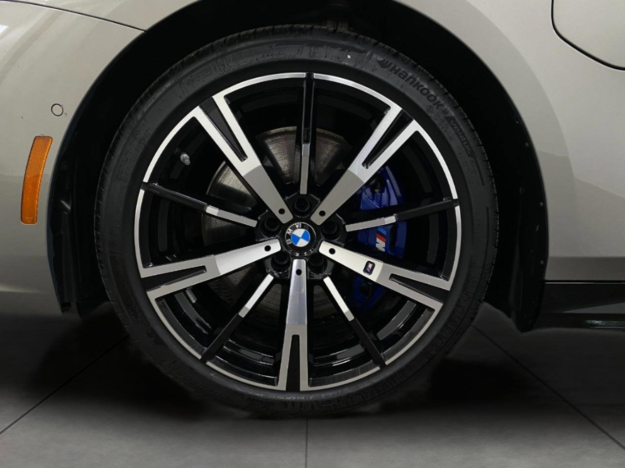 Certified 2026 BMW 550e xDrive image 12