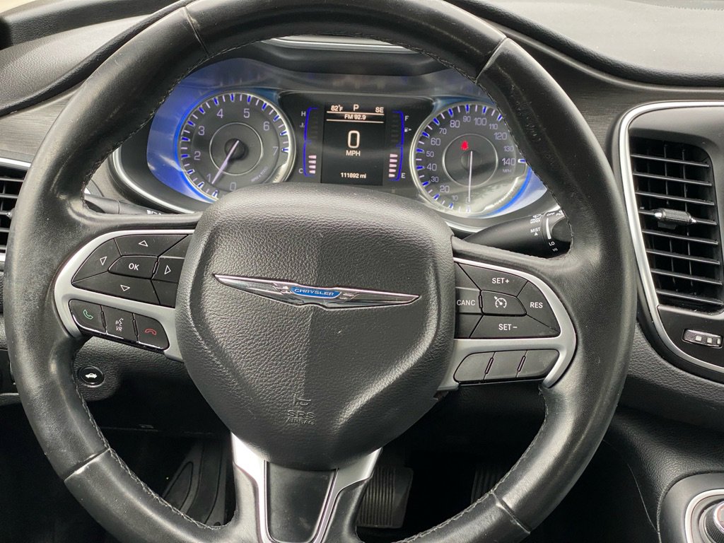 Used 2017 Chrysler 200 Limited Platinum FWD image 16