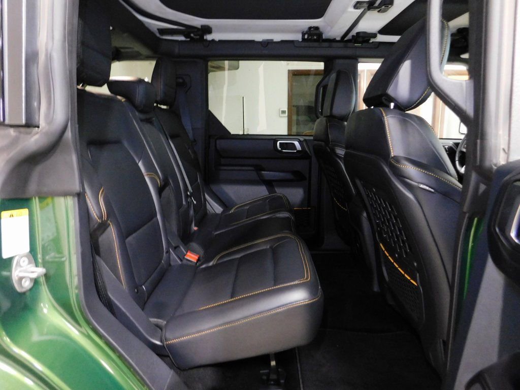 Used 2024 Ford Bronco Badlands image 91