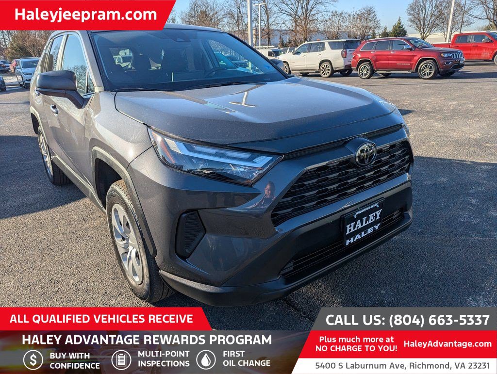 Used 2025 Toyota RAV4 LE video 1