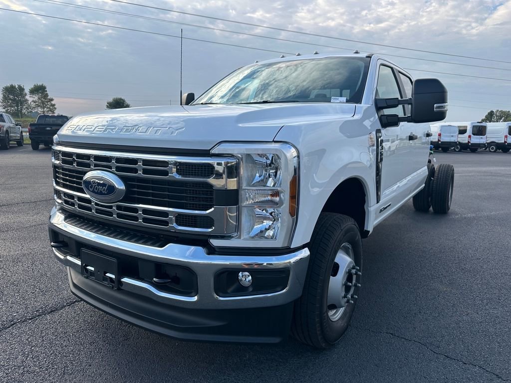 New 2026 Ford F350 XL image 4