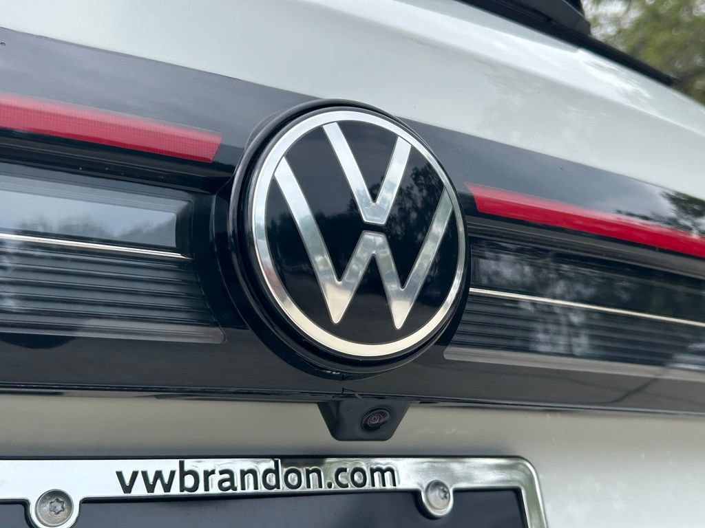 New 2026 Volkswagen Taos SE FWD image 38
