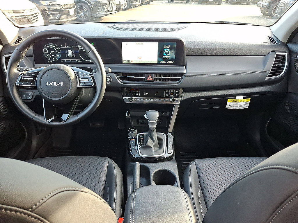 Used 2025 Kia Seltos EX AWD/4WD image 10