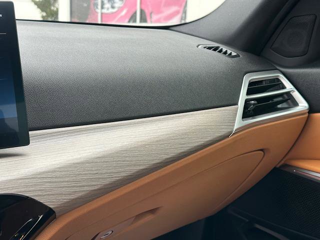 Certified 2025 BMW 330i xDrive 330i xDrive Sedan w/ Premium Package image 32