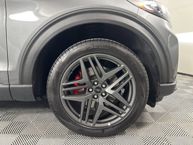 Used 2025 Ford Explorer ST-Line w/ ST-Line Street Pack image 9