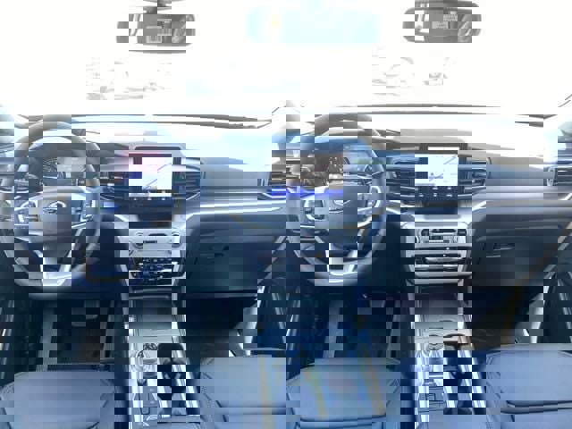 New 2024 Ford Explorer XLT w/ Equipment Group 202A image 15