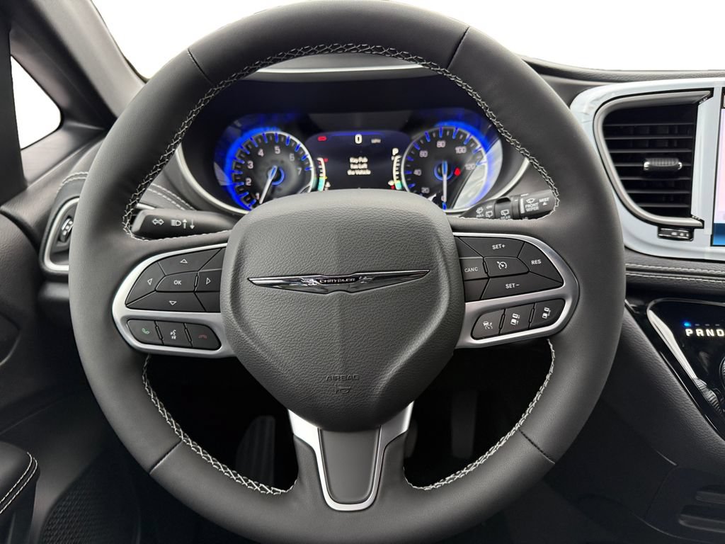 New 2026 Chrysler Pacifica Select FWD image 12