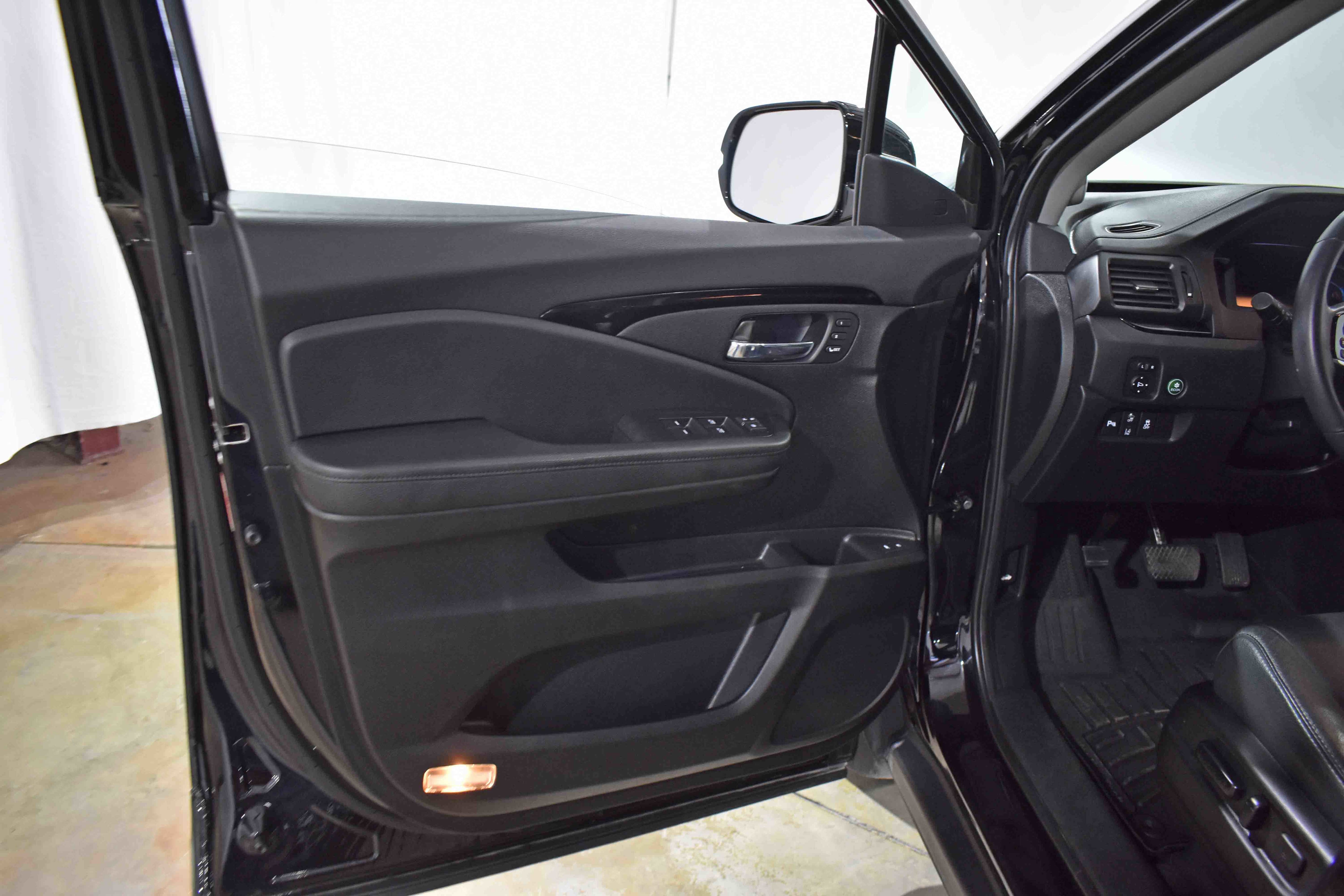 Certified 2021 Honda Pilot Touring image 13