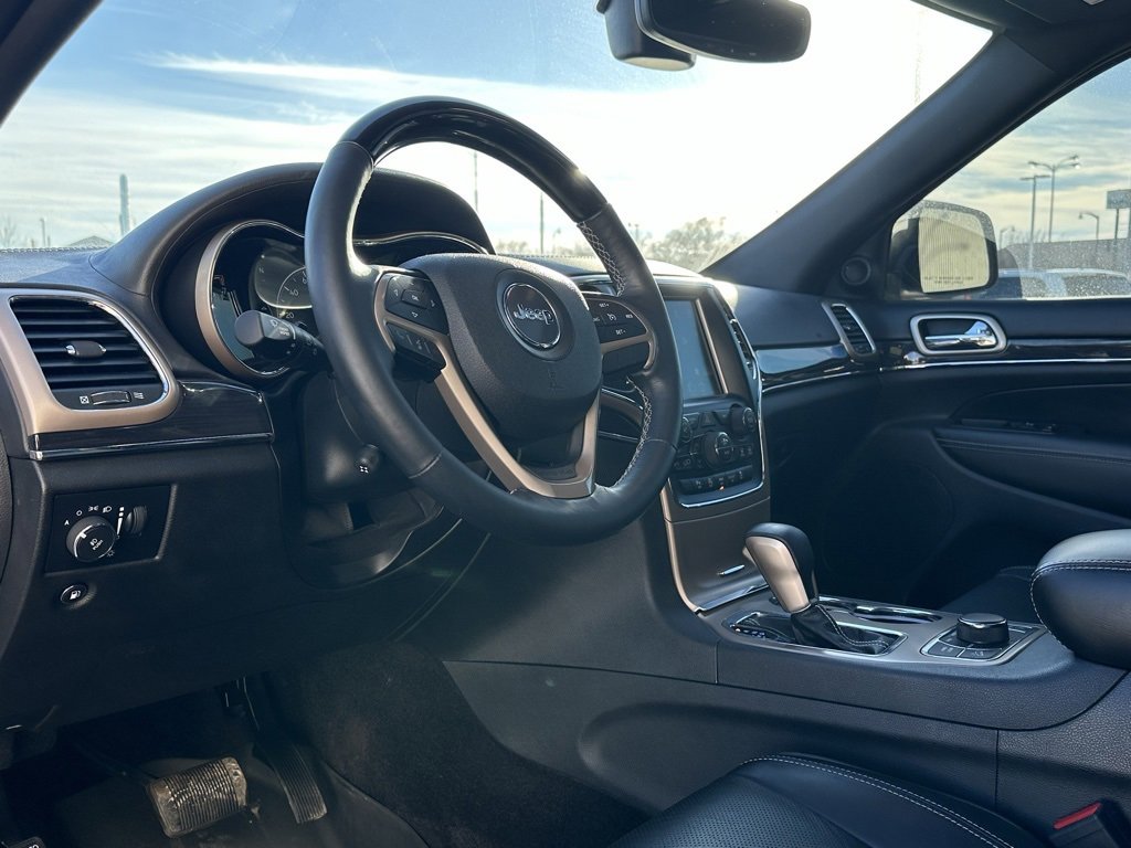 Used 2017 Jeep Grand Cherokee Overland image 8