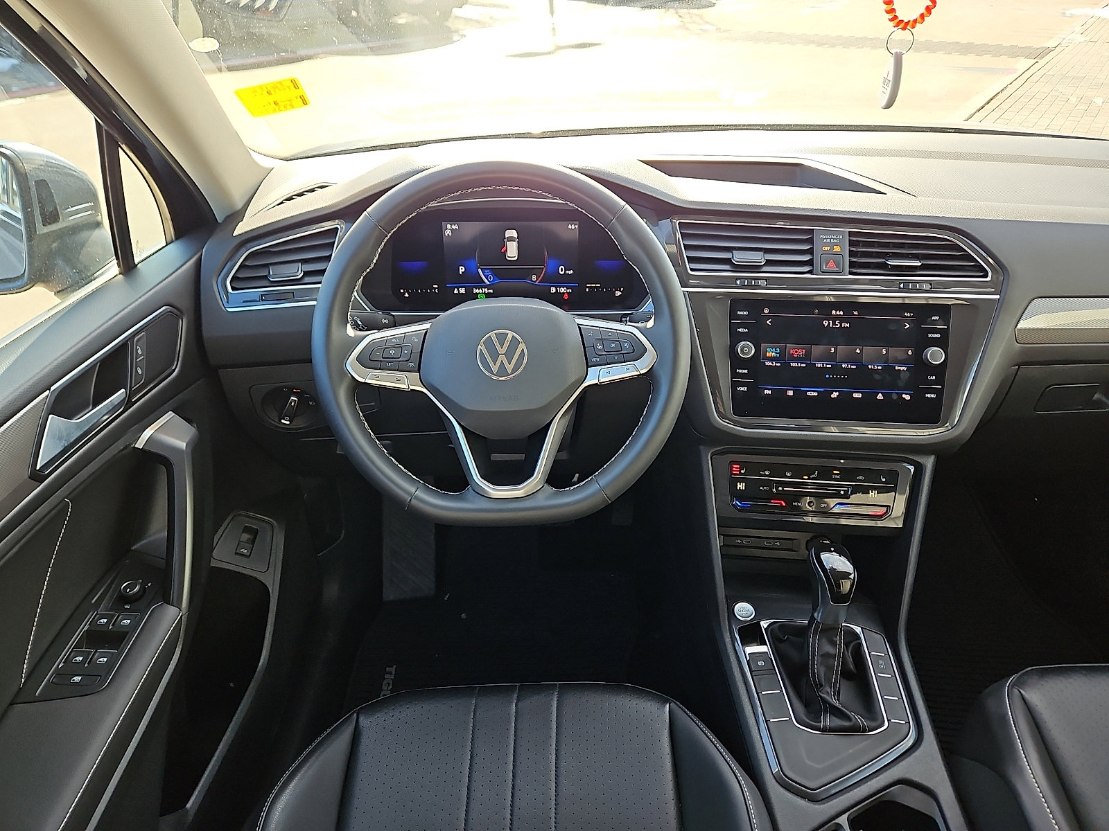 Certified 2022 Volkswagen Tiguan SE image 8