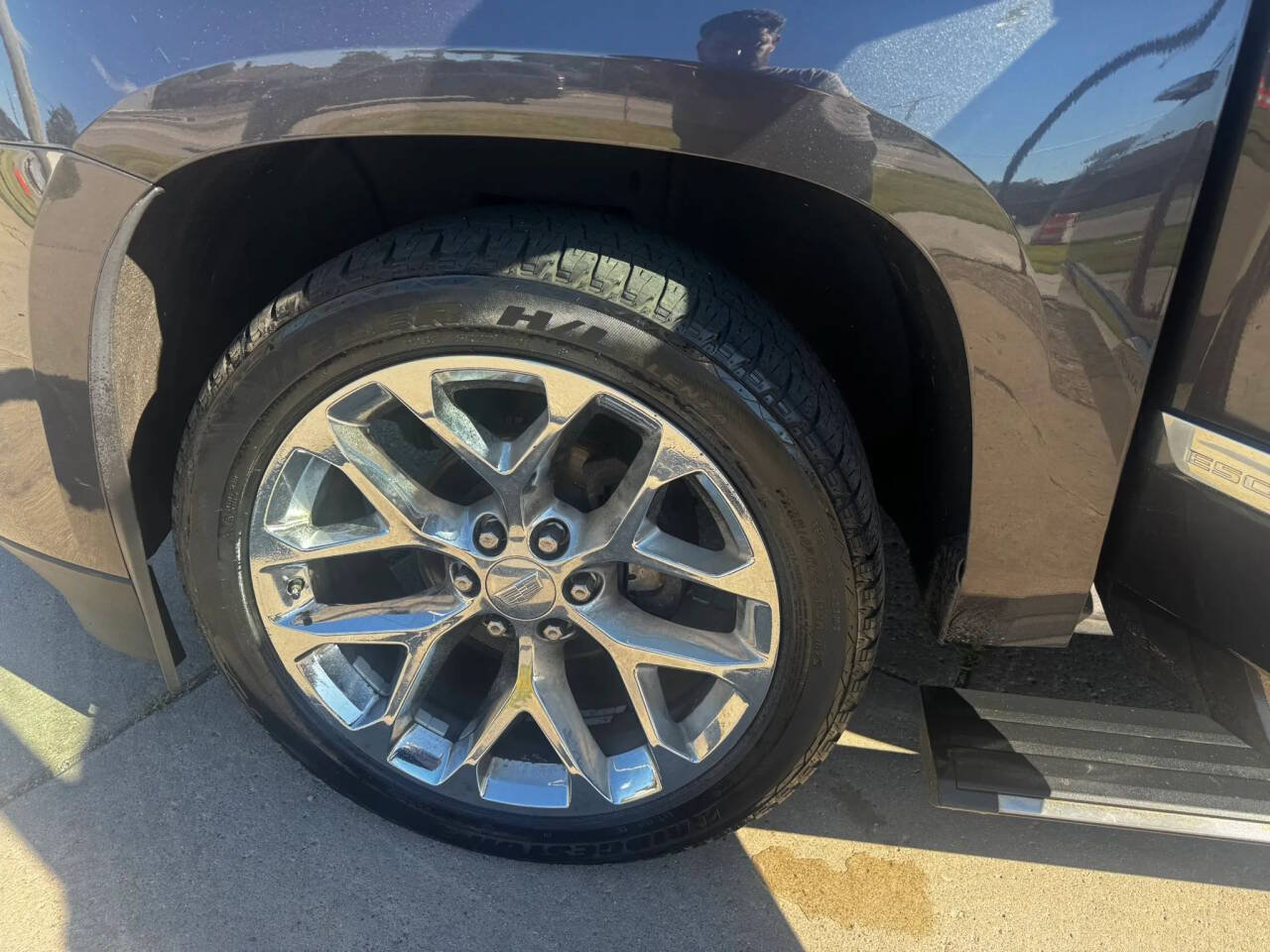 Used 2016 Cadillac Escalade ESV Platinum AWD/4WD image 17