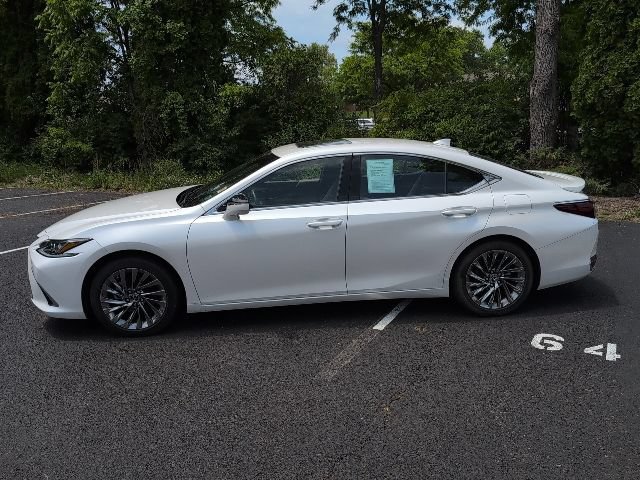 Used 2024 Lexus ES 300h w/ Technology Package FWD image 9