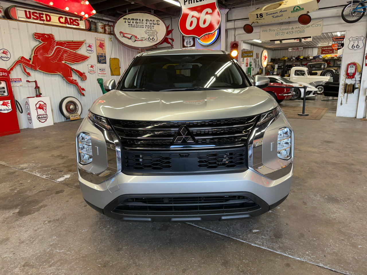 Used 2022 Mitsubishi Outlander ES image 8