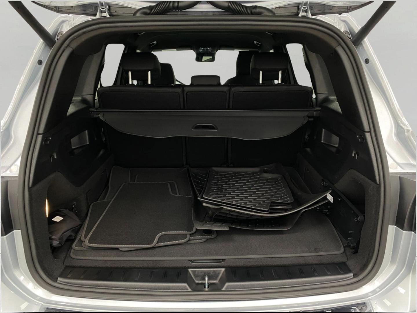 Certified 2026 Mercedes-Benz GLB 250 4MATIC image 36