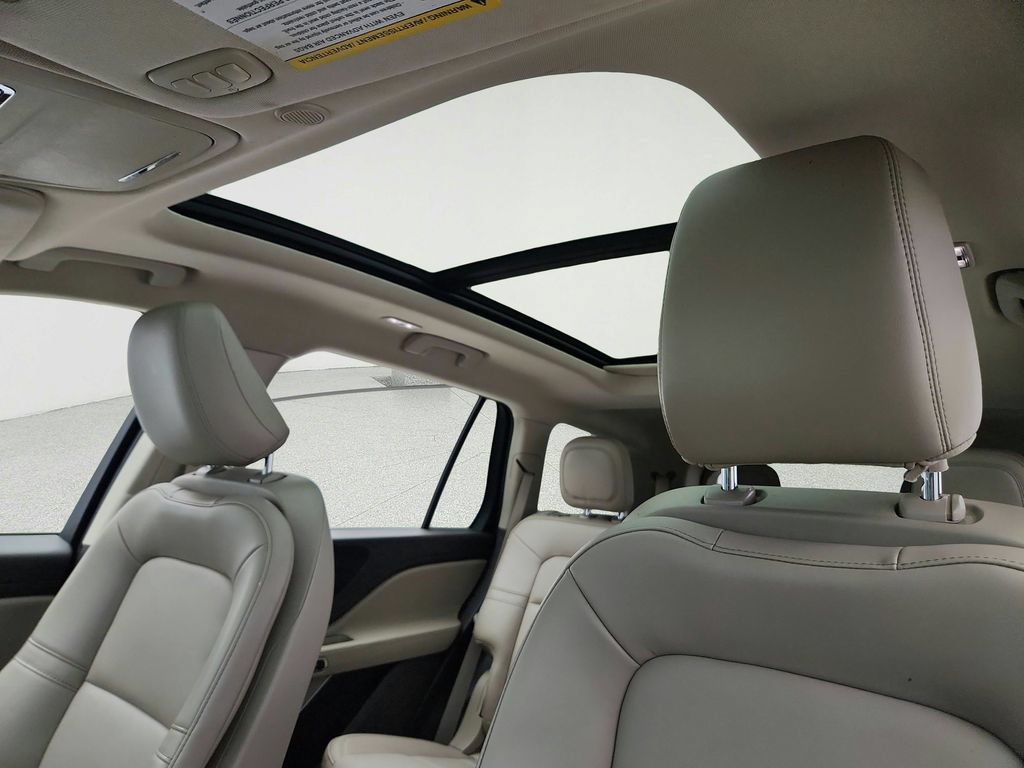 Used 2023 Lincoln Aviator AWD w/ Premium Package image 11