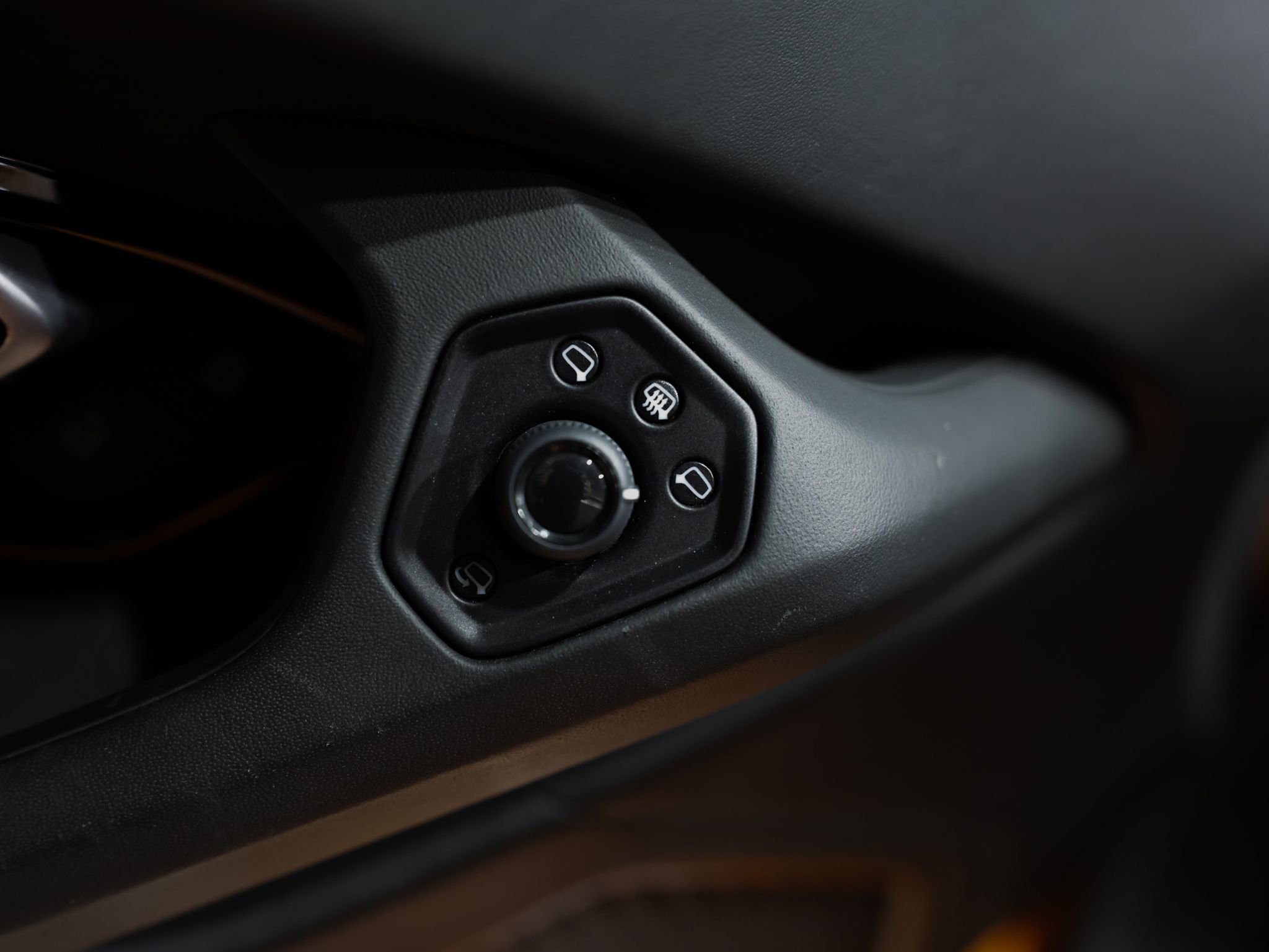 Used 2020 Lamborghini Huracan EVO image 23