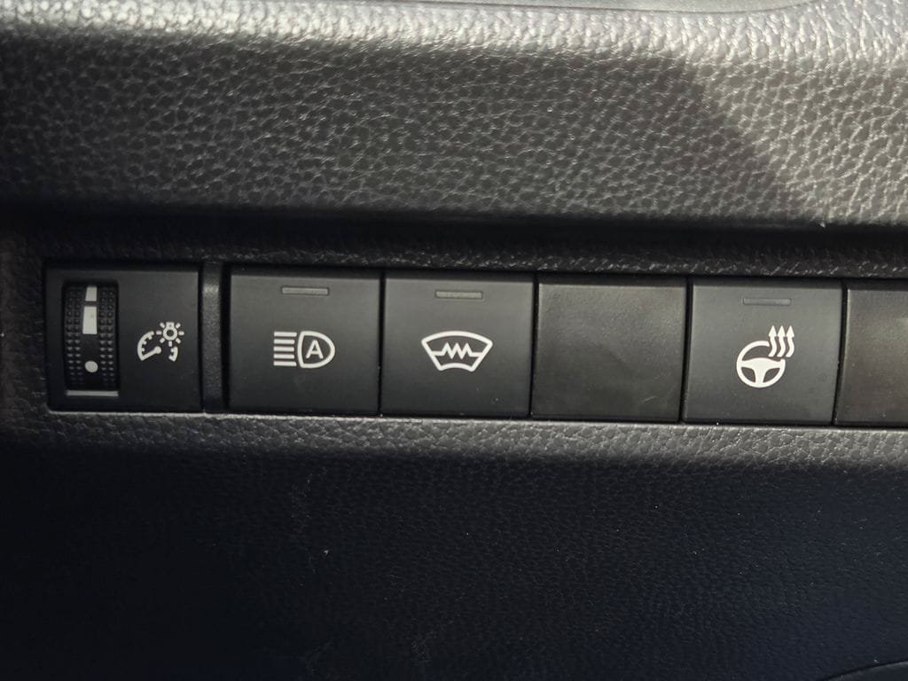 Used 2025 Toyota RAV4 XLE w/ Weather Package FWD image 25