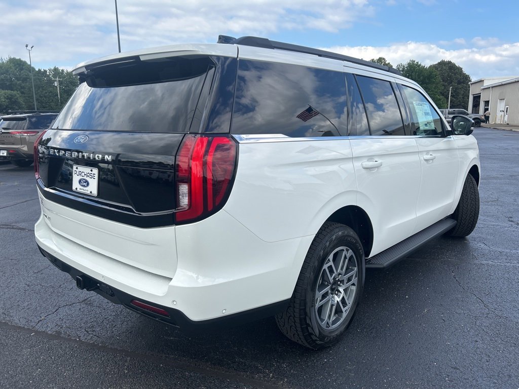 New 2025 Ford Expedition Active image 7