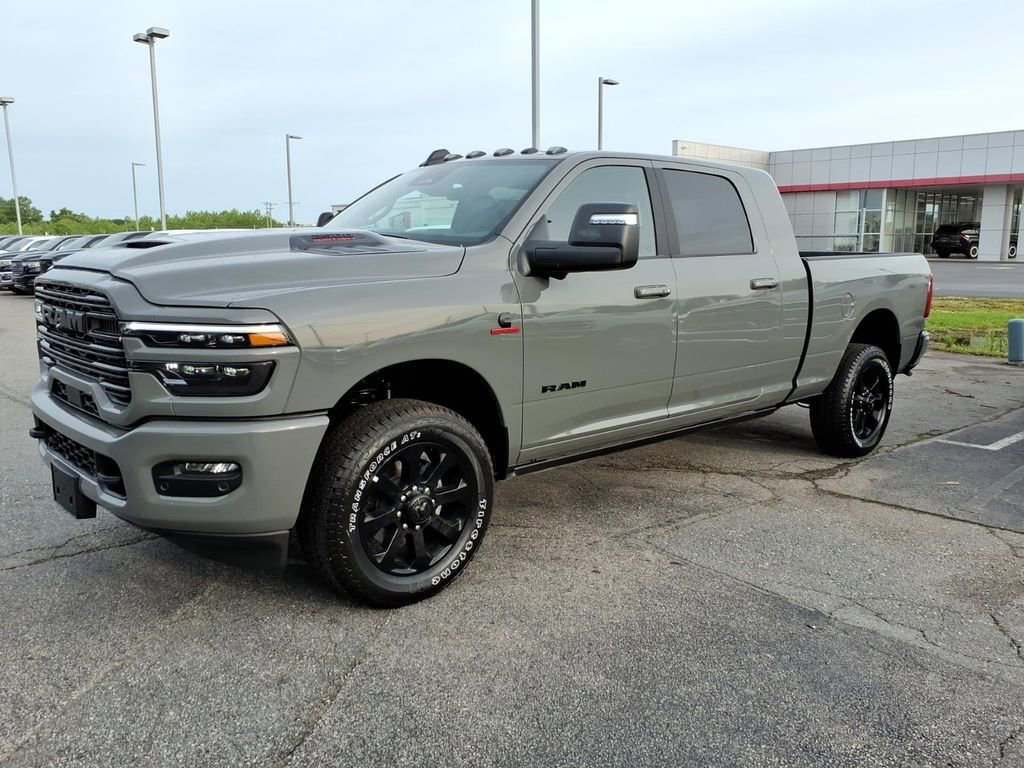 New 2026 RAM 2500 Laramie AWD/4WD image 3