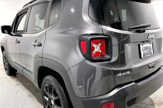 Used 2019 Jeep Renegade Latitude w/ Cold Weather Group image 39