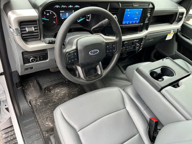 New 2025 Ford F550 4x4 Regular Cab Super Duty image 11